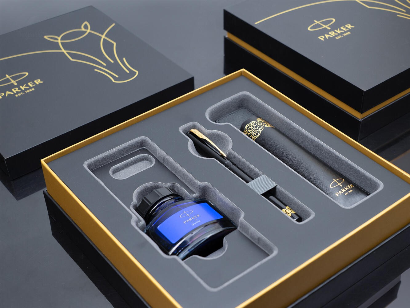 Bộ quà tặng bút máy Parker Vector XL Horse Black GT