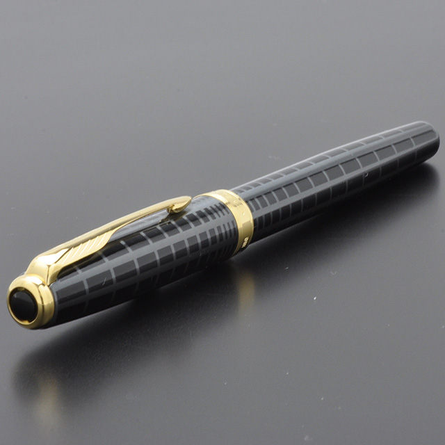 Bút máy Parker Sonnet 10 Grey Black cài vàng