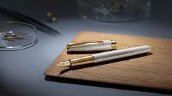 Bút máy Parker Duofold vân ngọc trai cài vàng